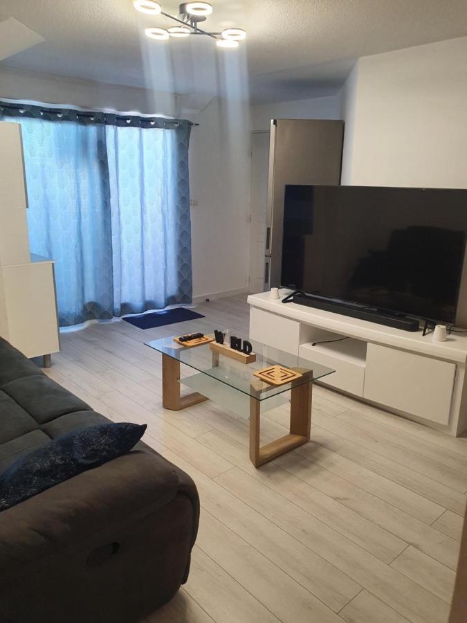 Appartement Cosy Proche De L'Aeroport T R A N S F E R T Sur Demande Saint-Denis Dış mekan fotoğraf